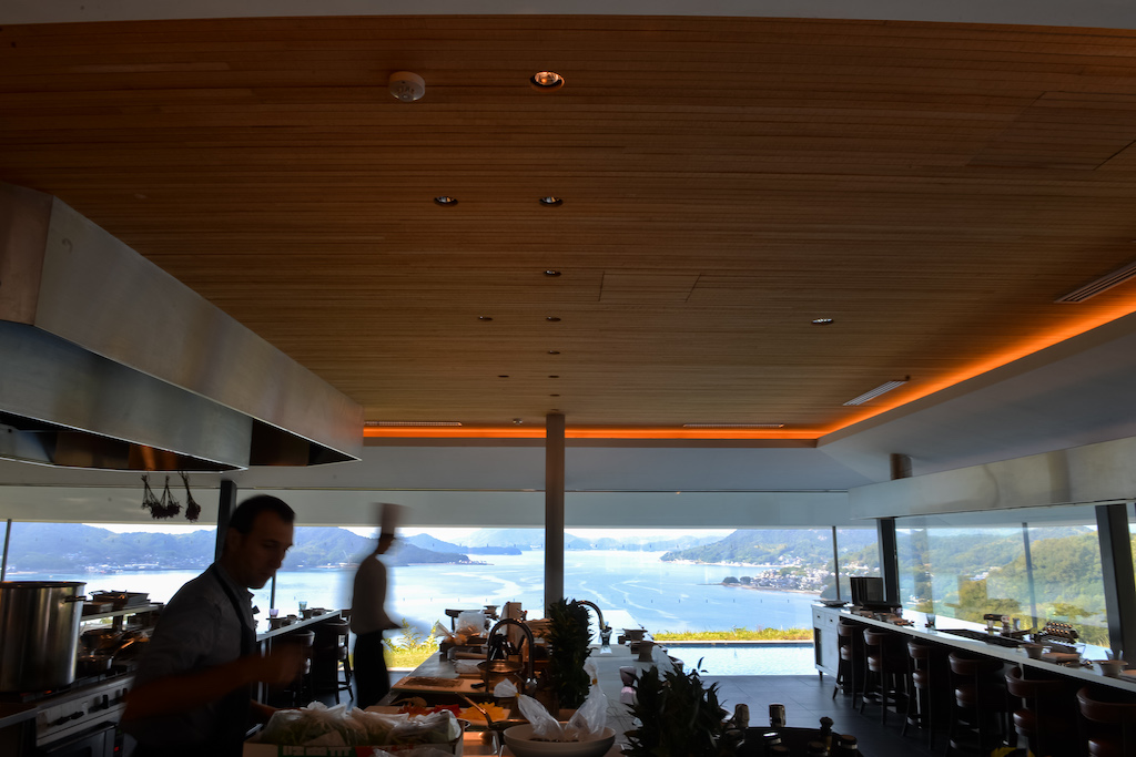 2019年の師走、人気のベラビスタ尾道で。甥の結婚式と披露宴がシンプルでよかった。留袖デビュー。 – le ciel