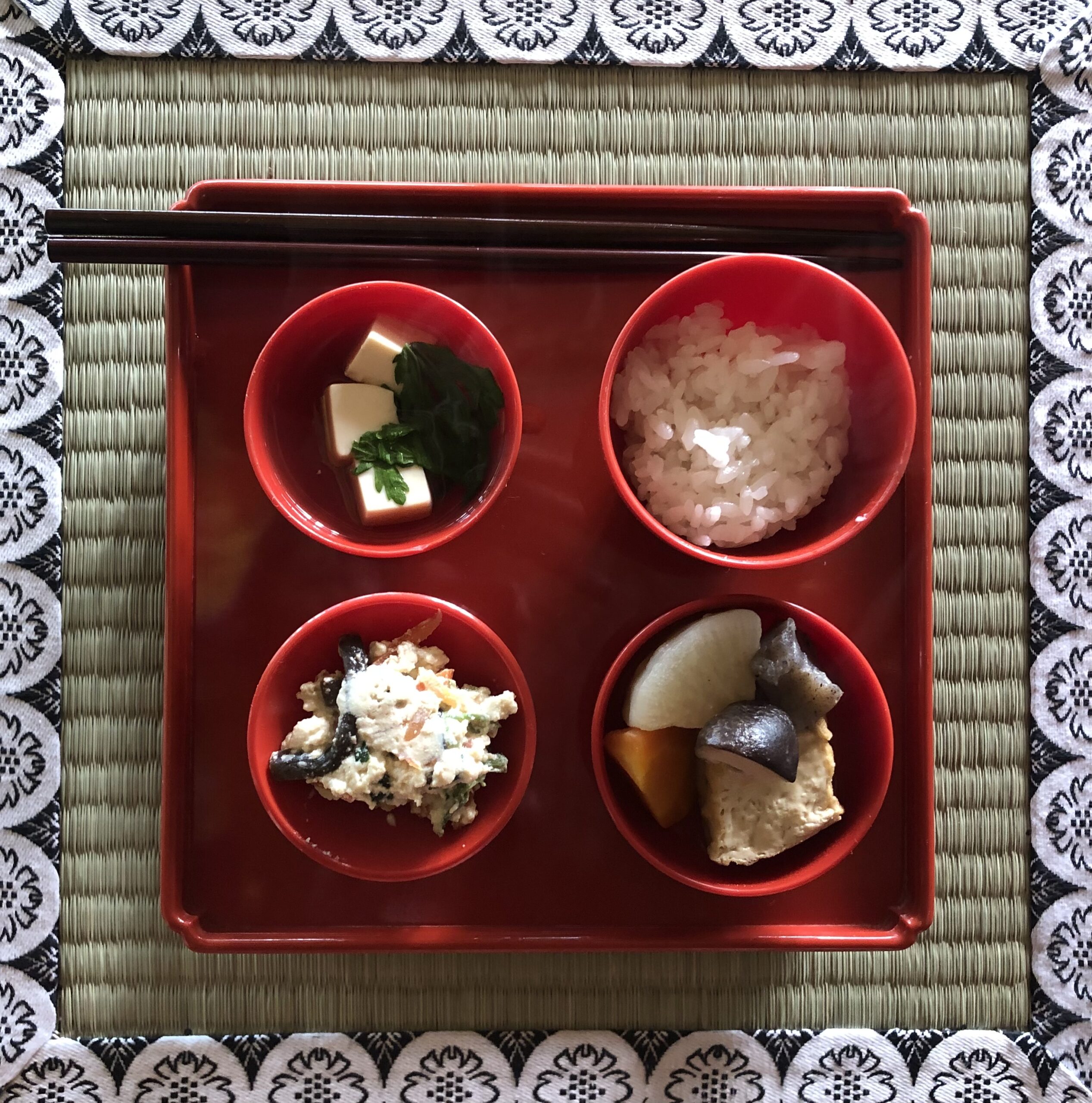 図解・宗派別 御霊供膳の並べ方メニューや下げるタイミングは？お仏壇のはせがわ 公式