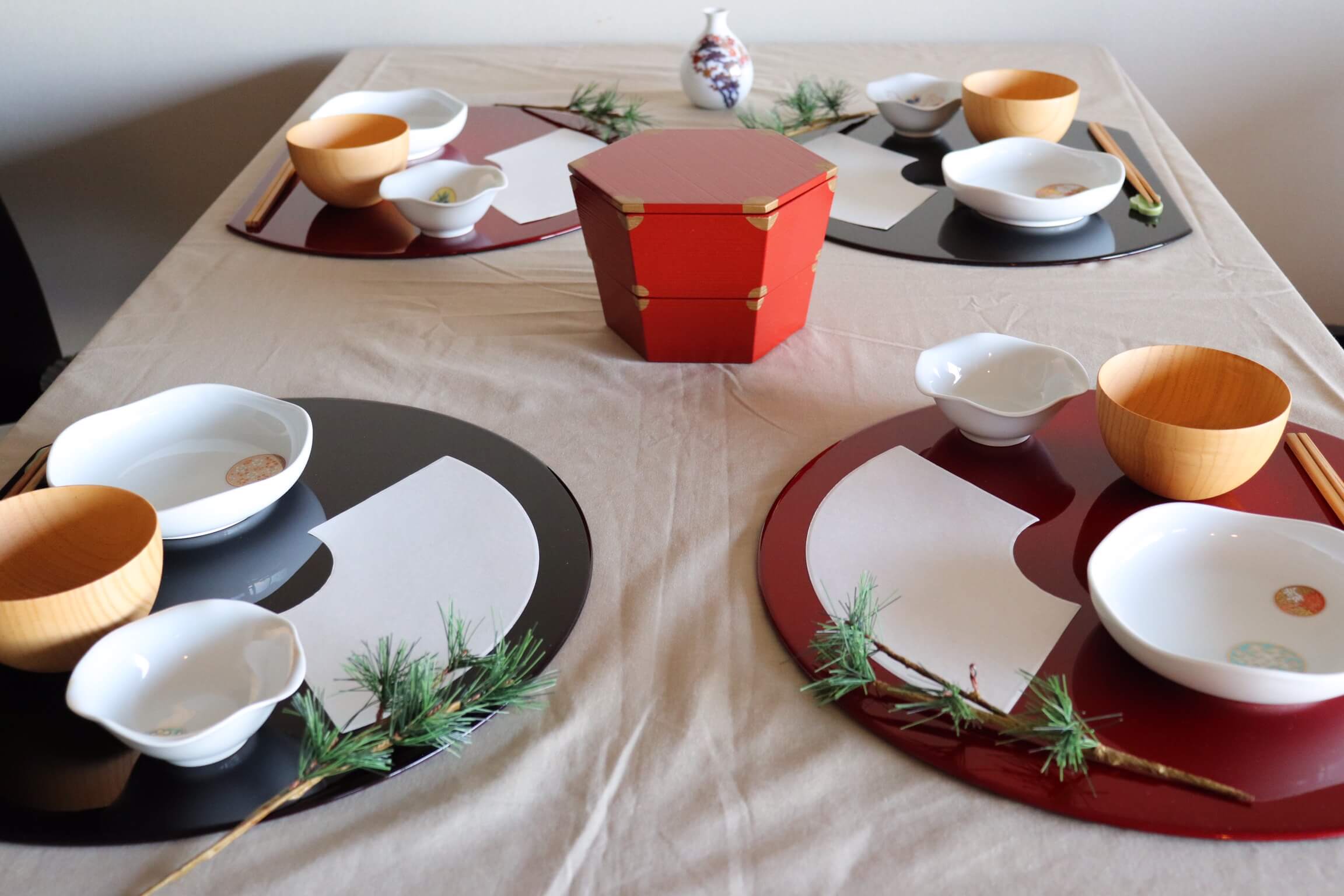 プロが教えるお正月のコーディネート。3つのコツでおしゃれ＆華やかに！三越伊勢丹の食メディアFOODIE フーディー