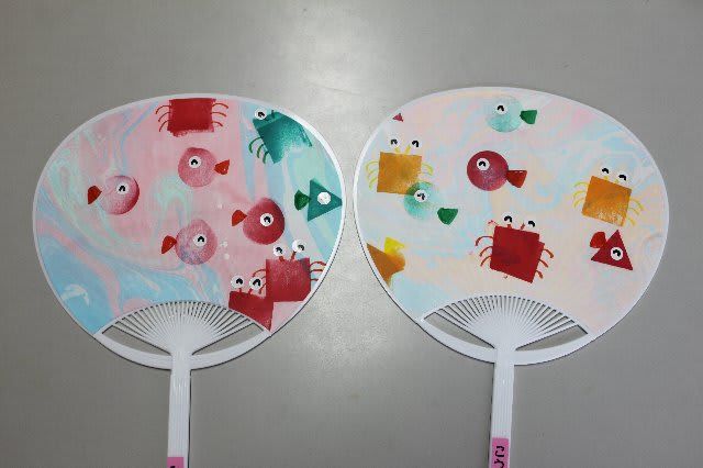 保育園・幼稚園 夏の手作りうちわ製作♪開いたり閉じたりできて楽しい簡単な作り方