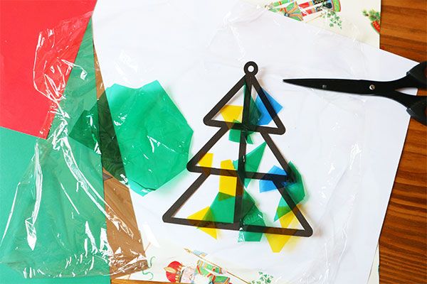 キラキラステンドグラス〜身近な材料で作るクリスマス飾り〜保育と遊びのプラットフォーム ほいくる