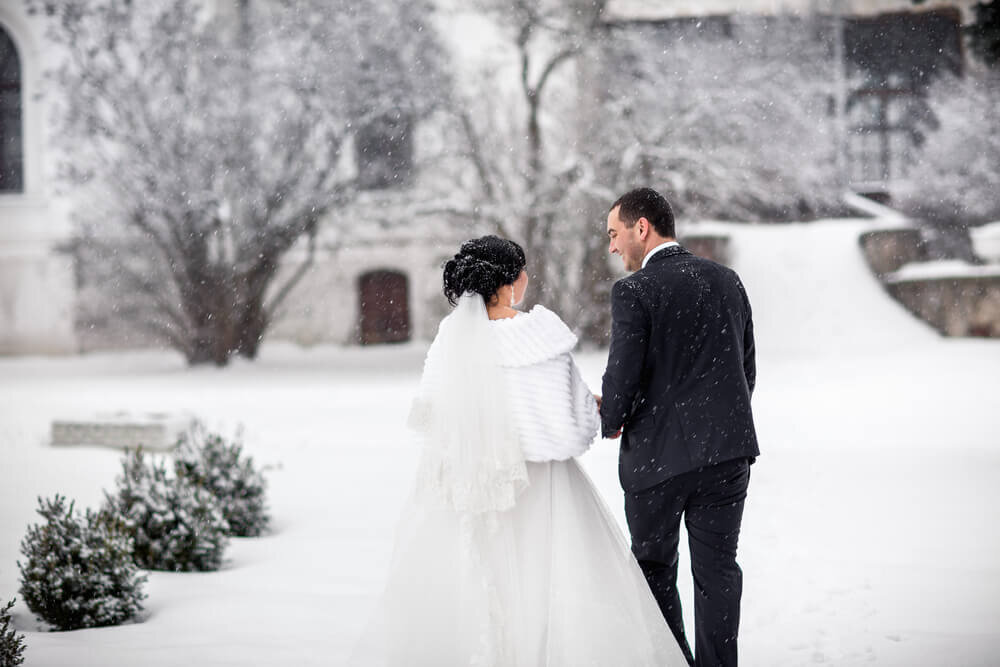 冬に似合うウェディングドレス・カラードレスって？冬らしい着こなし方は？結婚ラジオ結婚スタイルマガジン