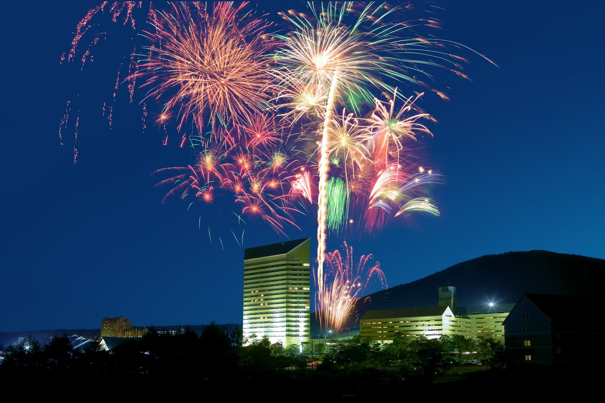 夏まつりと花火大会 中国・四国エリア公式 大江戸温泉物語グループ癒しの温泉宿・ホテル