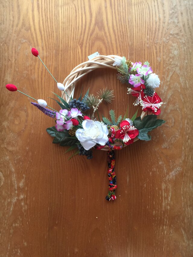 １００均工作 お花紙と折り紙で作るしめ縄リースの作り方 親子工作で正月飾り作り - ココエデュ