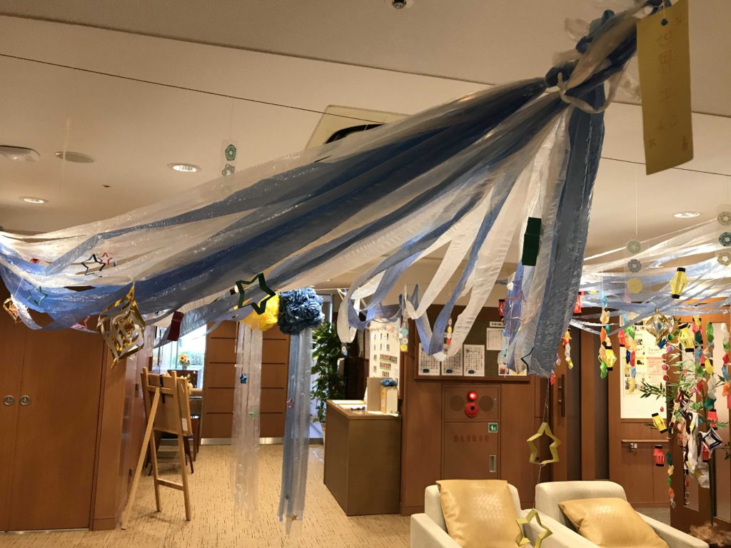 夏の装飾 七夕 天井 吊り下げ 飾り 店舗・自宅兼用 七夕吹き流しプリーツハンガー 1枚 幅45×高さ45×長さ180cm ひも付き : パチンコ娯楽専門店 お宝ネット - 通販 - Yahoo!ショッピング