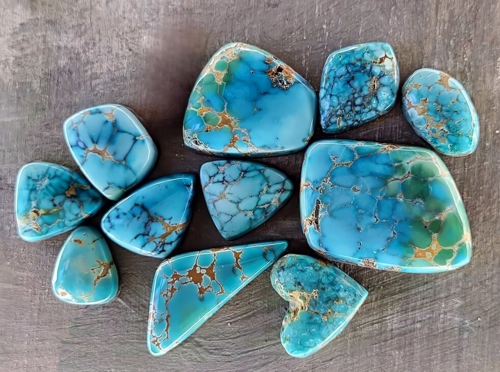 12月の誕生石 トルコ石・ターコイズ・ラピスラズリ・タンザナイト・ジルコン宝石の高額買取なら実績No.1のリファスタ