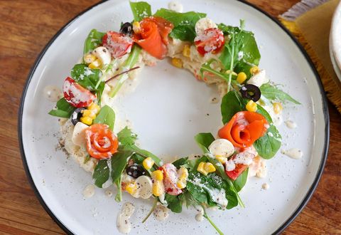 クリスマス料理レシピ スノーマンリースサラダ「料理家：白井有沙監修」料理 教室が運営する「作って食べる」カタチのレストラン：ホームクッキングジャパン HCJ