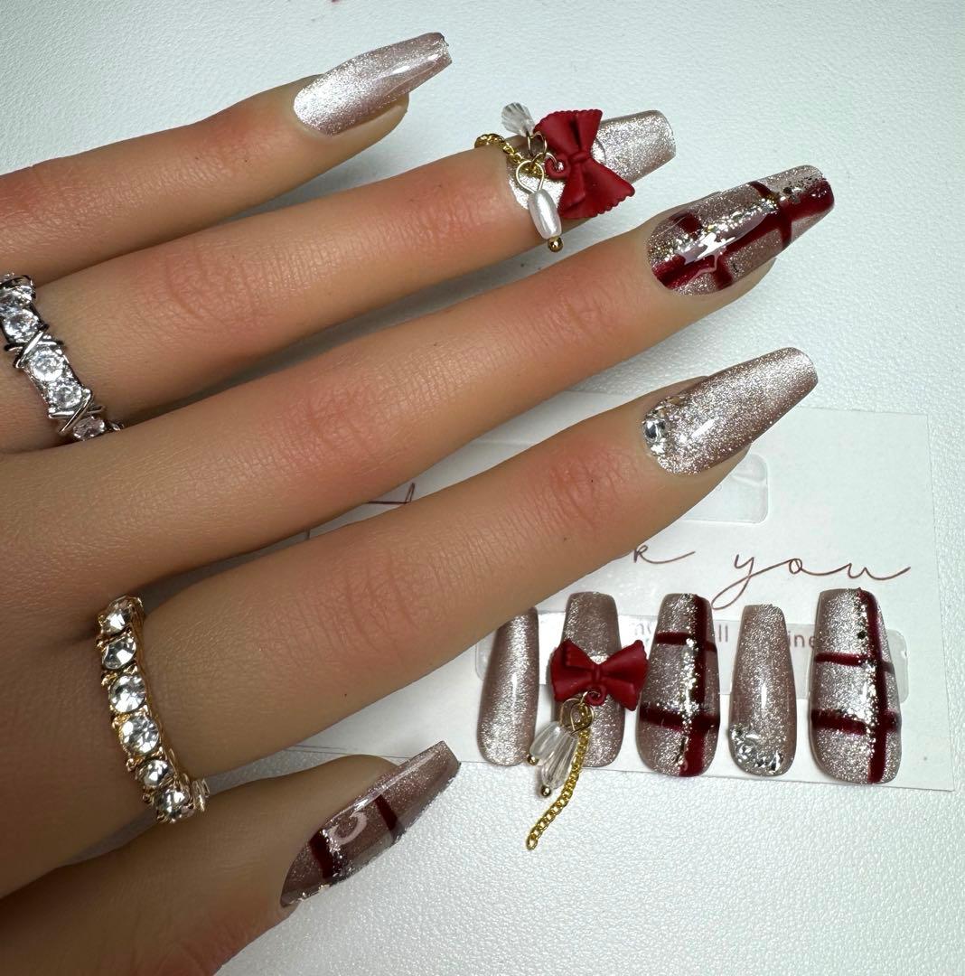 セルフジェルネイル 大人なクリスマスネイル❤ボルドー×くすみピンク❤2018ネイルデザインマキアオンライン美容雑誌『MAQUIA マキア 』公式ビューティサイト