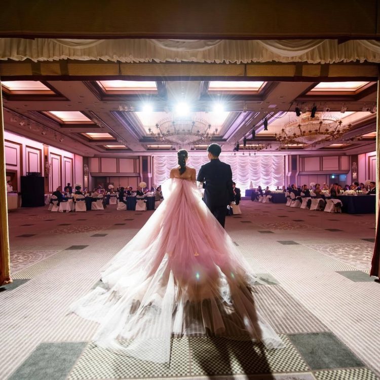 2025最新31曲 結婚式・披露宴の退場シーンにおすすめの曲まとめブラプラヒトとは違う結婚式・フォトウェディングを