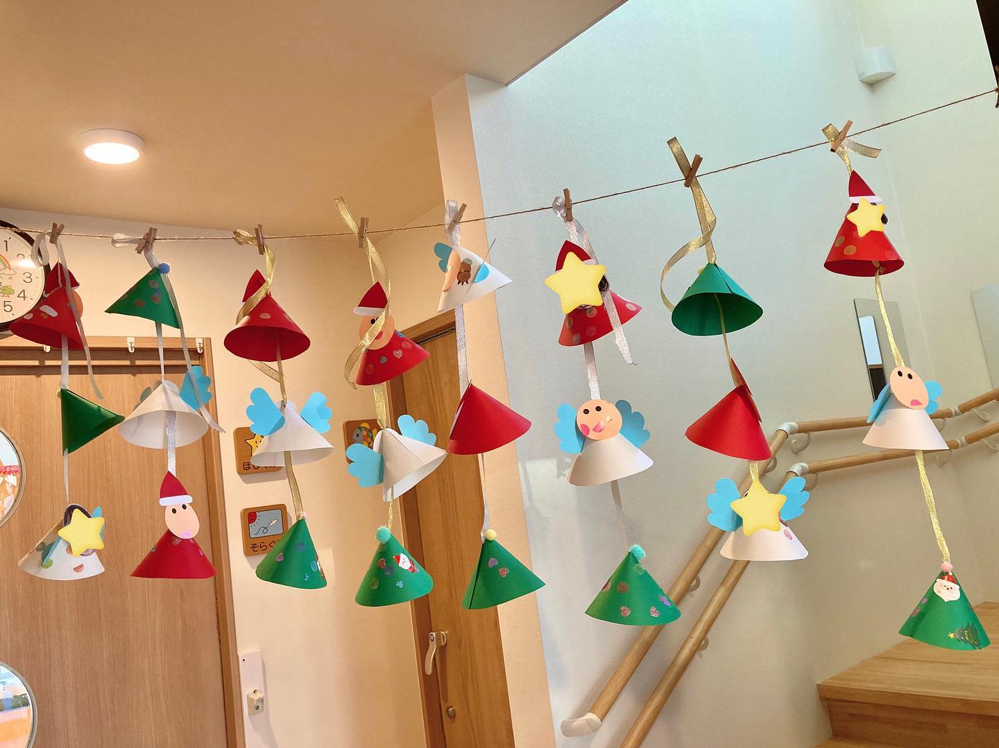 5歳児 保育に使えるクリスマス製作10選！毛糸を使ったリースやツリー、サンタ保育士の転職・採用は 保育士バンク！