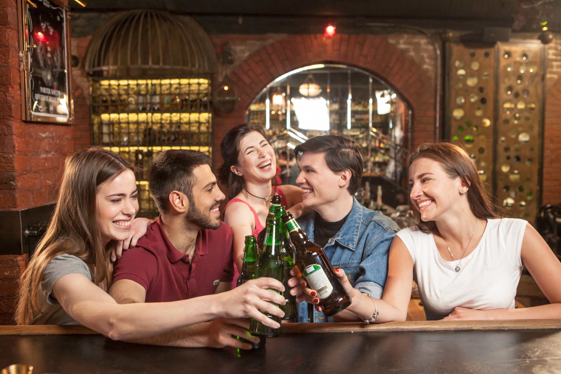 楽しい飲み会のイラスト 私服かわいいフリー素材集 いらすとや