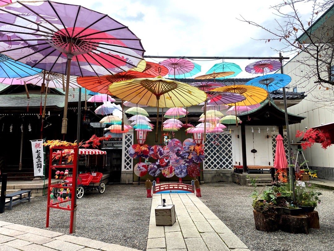 御金神社 , 全国でも最強の金運スポットとも言われ大人気！, 2025年 最初の『一粒万倍日』に参拝✨, 毎年最初の一粒万倍日は欠かせません！,そして、1年を通して何度もお参りします！, 来たる2025年3 10は特におすすめ！, 一粒万倍日・天赦日・寅の日が重なる大開運日です🥰,ぜひお参りを🙏,大行列 , やはり一粒万倍日には大行列！想定内です😉,