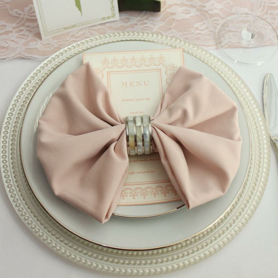 厳選された色と折りが魅力！！ナプキン「プレーンチーフ」ブライダルスタッフノートペガサスキャンドル株式会社 ブライダル事業