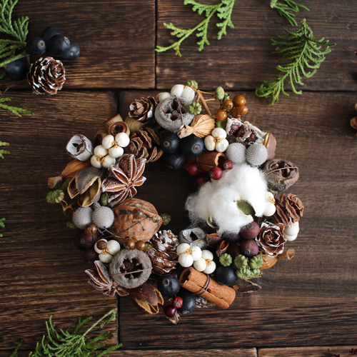 今年のクリスマスは個性的に！おしゃれなクリスマスリースを簡単DIY♡WEBOO ウィーブー暮らしをつくる