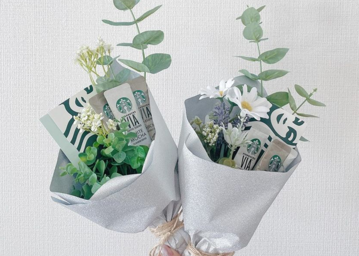 スタバ 新作レポ 「ロイヤル アール グレイ ブーケ フラペチーノ R 」＆ラテは味も香りも華やか！ 無料のおすすめカスタマイズMORE