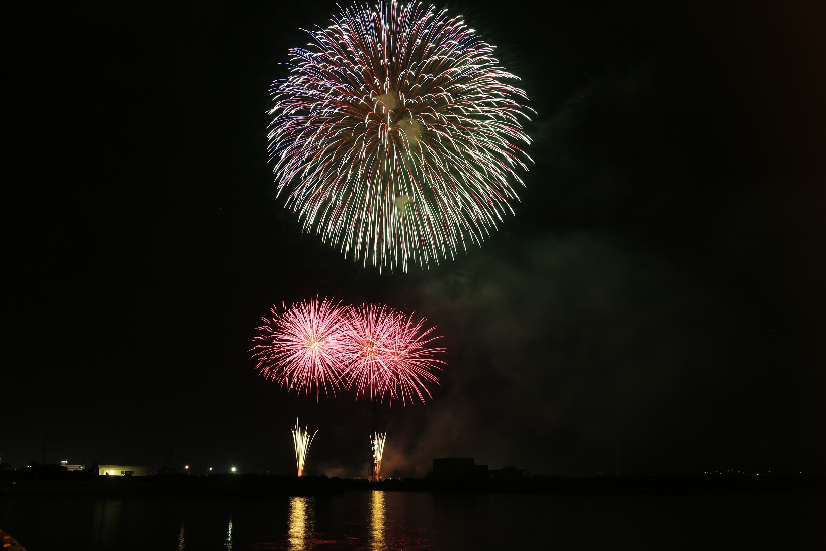 第１２回西条市おかげん祭市民花火大会が行われました - マーブログ