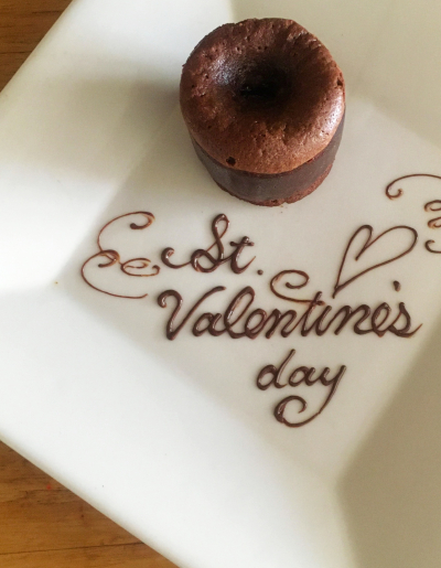 チョコペンアート HAPPY WEDDING shorts