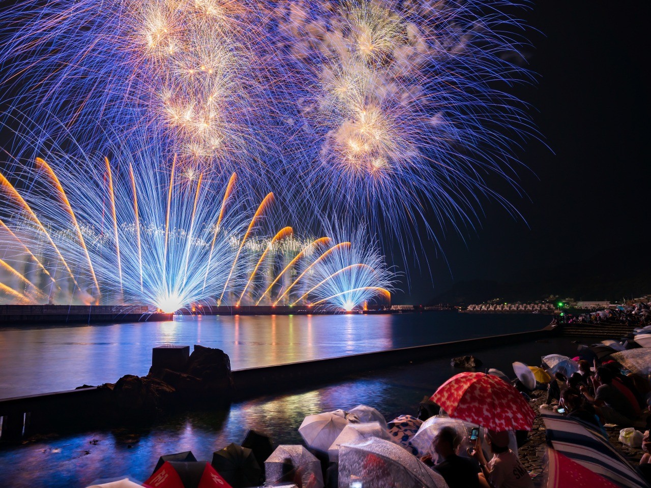 若狭おおいのスーパー大火勢』 . やっぱ間近で見る花火が1番いいよね🙌 . 📍福井県大飯郡おおい町成海1−1−2 . 🗓️2025.9.6 .若狭おおいのスーパー大火勢 スーパー大火勢 うみんぴあ大飯 うみんぴあ大飯マリーナ 北陸 福いいネ 福井おでかけ 私の好きな福井県 日本の