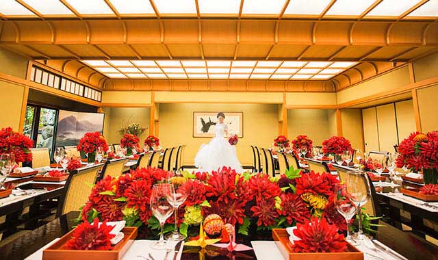 38 和と洋、両方の花嫁姿を叶えるレストラン和婚 ～神社結婚式のコラム神社結婚式.jp