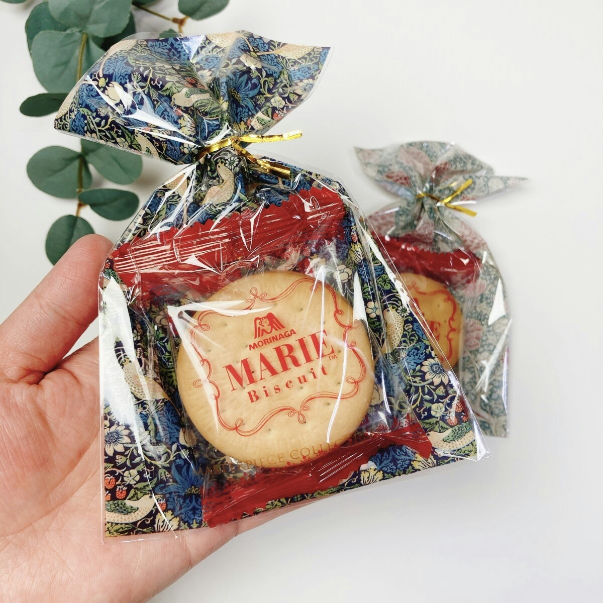 すでに品薄、ホワイトデーに◎ セリア 洗練された雰囲気が良い！ウィリアム・モリスのラッピングママリ