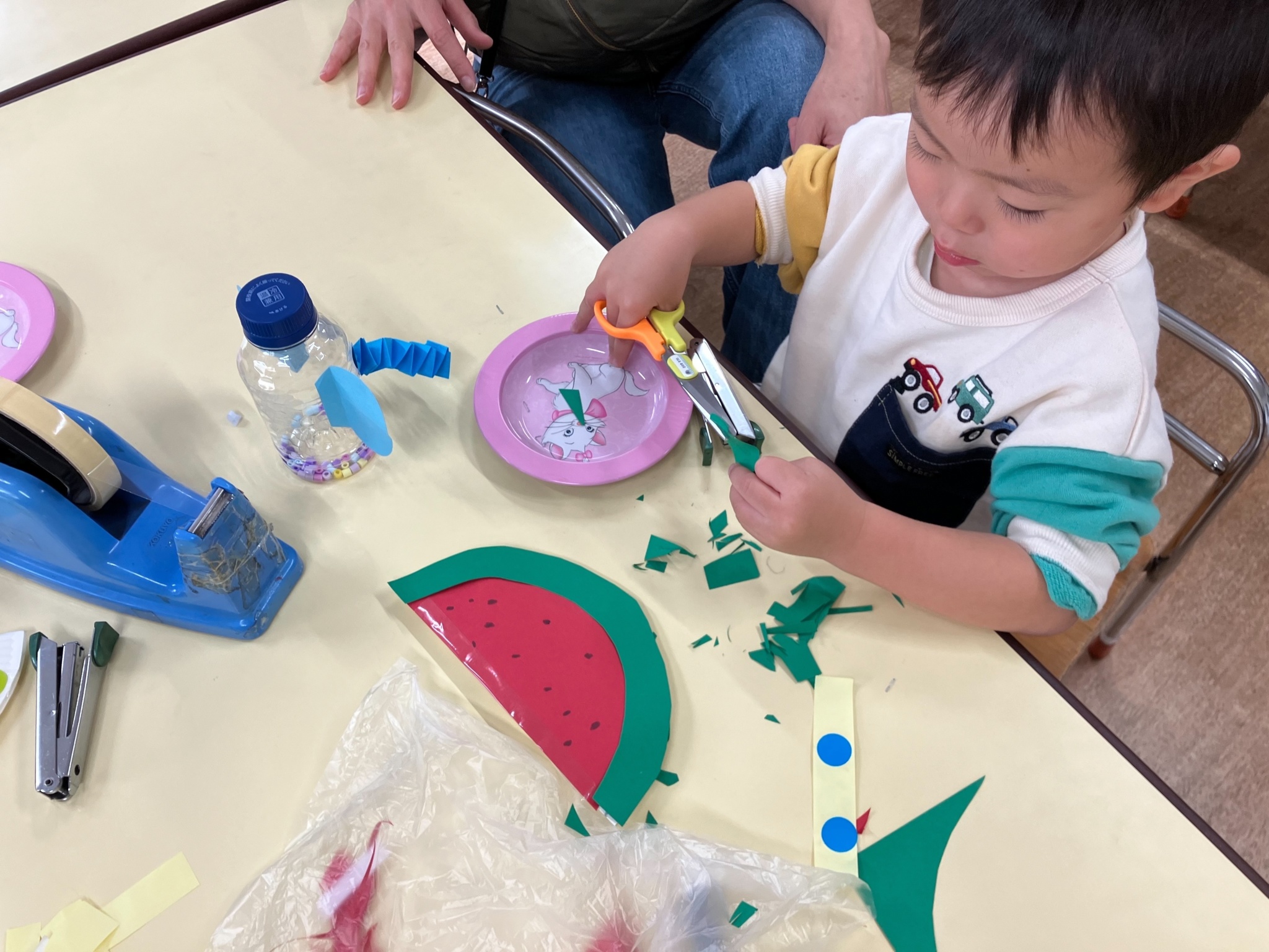 手作り楽器アイデアーくまさんの紙皿タンバリン保育士ワーカ