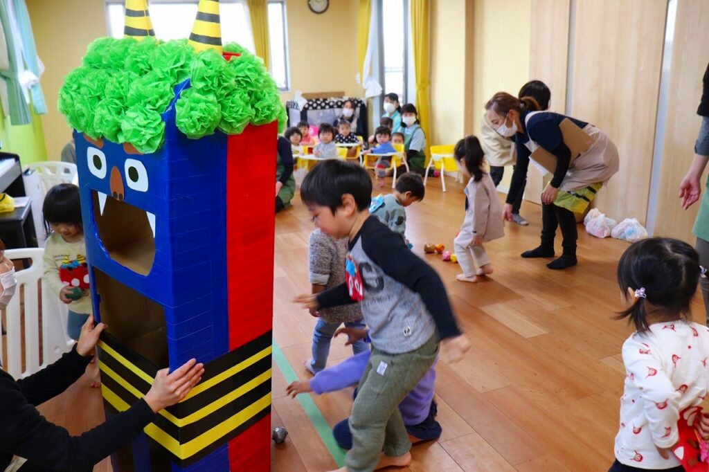 節分では、鬼の口にボールを投げました株式会社ふれあいケアサービスHD公式サイト「ふれあいケア」でおなじみの北海道のグループホーム・高齢者住宅・老人ホーム