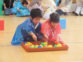 おひな様にひなあられをどうぞお知らせ・スタッフブログ長崎市の介護施設 社会福祉法人いわこ会 さくらの里