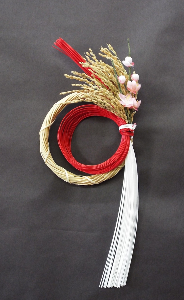 ≪お正月飾り・水引リース≫ M-赤金 しめ縄 水引 お飾り お正月 水引リース しめ縄リース No.11-003iichi日々の暮らしを心地よくするハンドメイドやアンティークのマーケットプレイス