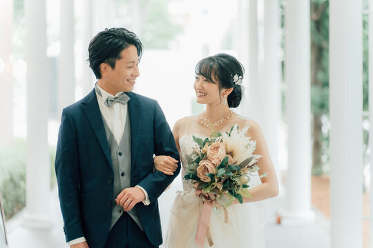 結婚式背景素材のフリーのものは？ウェデイングイラストでのフレームや文字も元プランナーが厳選紹介☆海外ウエディング♡