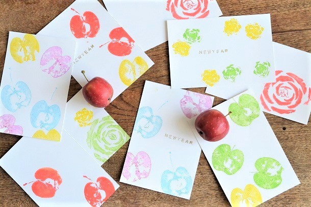 切ったり貼ったり！ 楽しい年賀状作りママノート