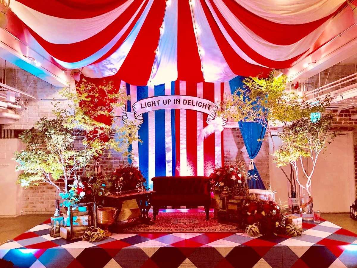 お花バルーンでイベント装飾 空間装飾 シャンパンタワーレンタル