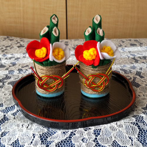 手作り「門松風のお正月飾り」☆松の枝と植木鉢を使って☆はにゃ！☆手作りおもちゃ箱☆ 牛乳パック等で簡単工作