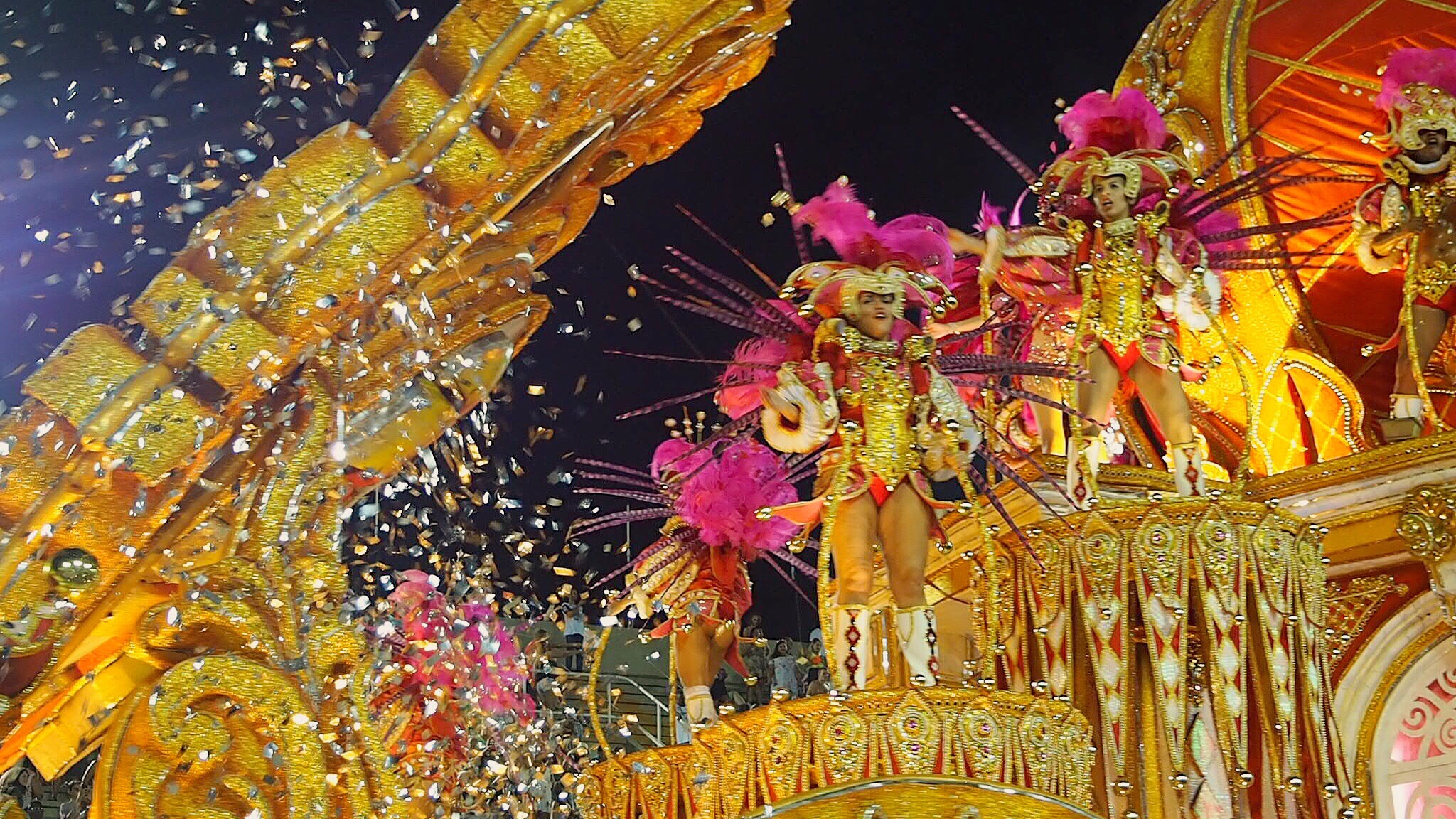 家族で朝まで本場リオのカーニバル 体験！チケット、注意点、当日のスケジュールなど楽しむための3つのポイントも佐々木はる菜 ライター・コラムニスト@🇧🇷→🇦🇷→🇯🇵