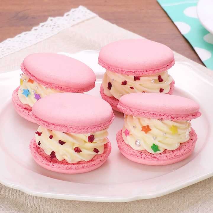 似顔絵2人 華やか色紙額 似顔絵プレゼント 両親 金婚式 祝い プレゼント 退職祝い 還暦祝い 米寿祝い 古希祝い 喜寿祝い 卒寿祝 最短発送ラッピング付手描き似顔絵 記念日に間に合う 急ぎのプレゼントに！結婚祝い 金婚式 銀婚式 両親へ贈る特別な似顔絵ギフト 5日