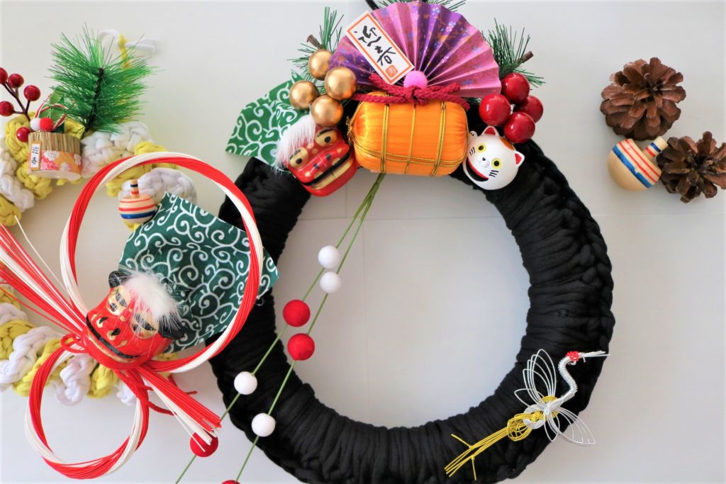 15 件の「輪飾り」のアイデアを今すぐ保存お正月 飾り リース、お正月アレンジ、お正月 しめ縄 など