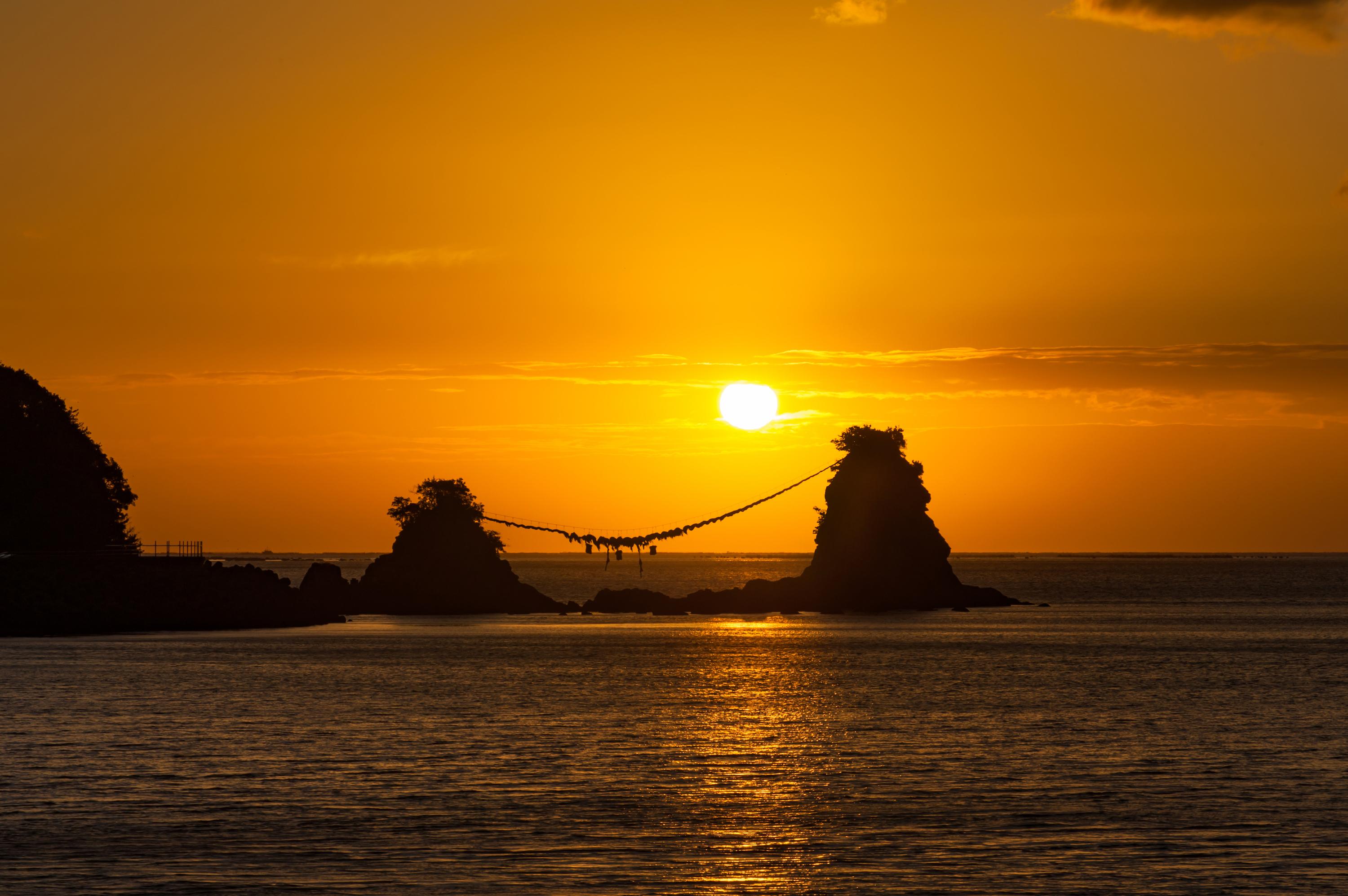 夫婦岩観光スポット観光三重 かんこうみえ