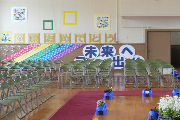 卒業式の準備2024☆彡お花紙ボンボン・贈る文字・花道アーチ:天使の部屋☆彡