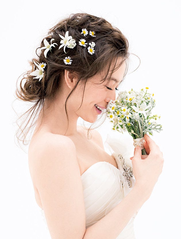 これでもう髪型に悩まない！花嫁におすすめのヘアアレンジ 11選- マリアルウェディングメディア