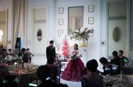 グリーン×レッド クリスマスカラーで聖なるウェディングを演出♡ウェディングニュース