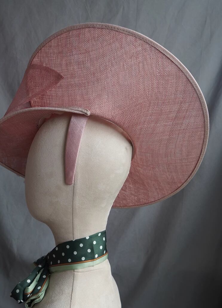 ヘアスタイルもう決めた？* 主役級ヘッドドレスでおしゃれな愛され花嫁姿に♡ - DRESSY 公式 ウェディングドレス・ファッション・エンタメニュース