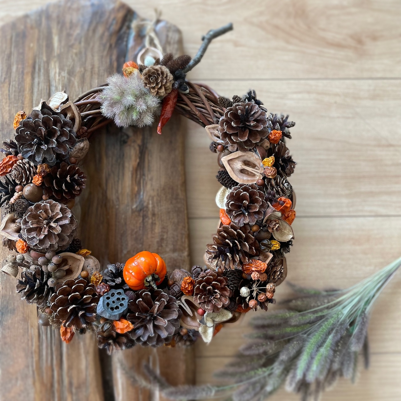 6-156 早割クリスマスリース ナチュラルクリスマス 大人クリスマス 大人可愛い ドアリース 玄関リース ナチュラルクリスマス 店舗 什器ディスプレイ ナチュラルリース クレッセント ハーフムーン 半月リース 三日月リース - メルカリ