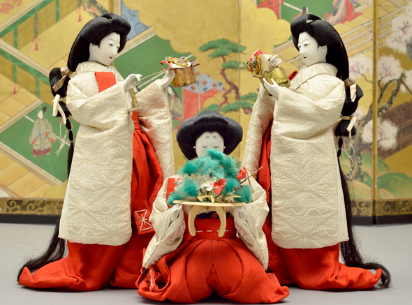 ひな壇二段目の「三人官女」とは？意味や役割、並び順を解説株式会社ふらここ