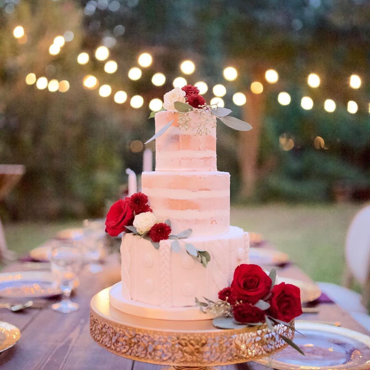 オシャレな卒花に学ぶ、今人気のウエディングケーキ12選♡