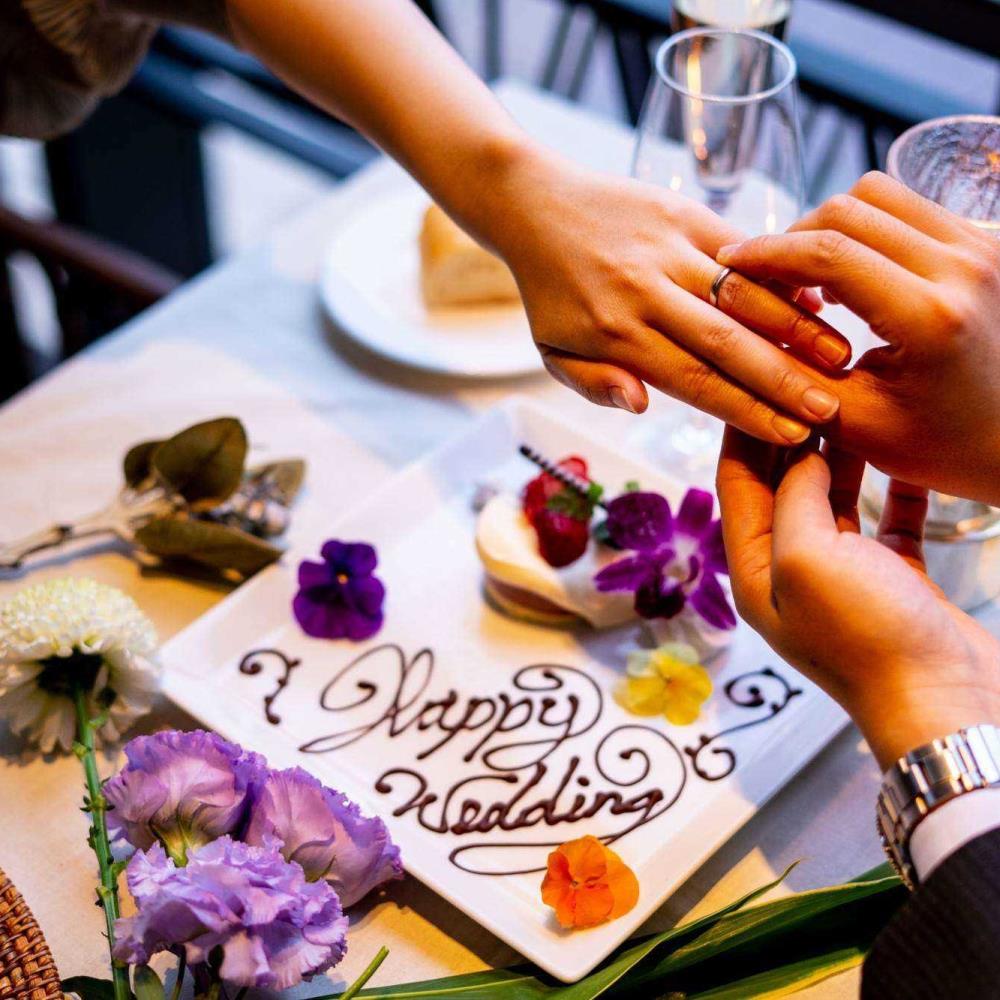 プロポーズを考えている方必見！プロポーズのメッセージとケーキについて