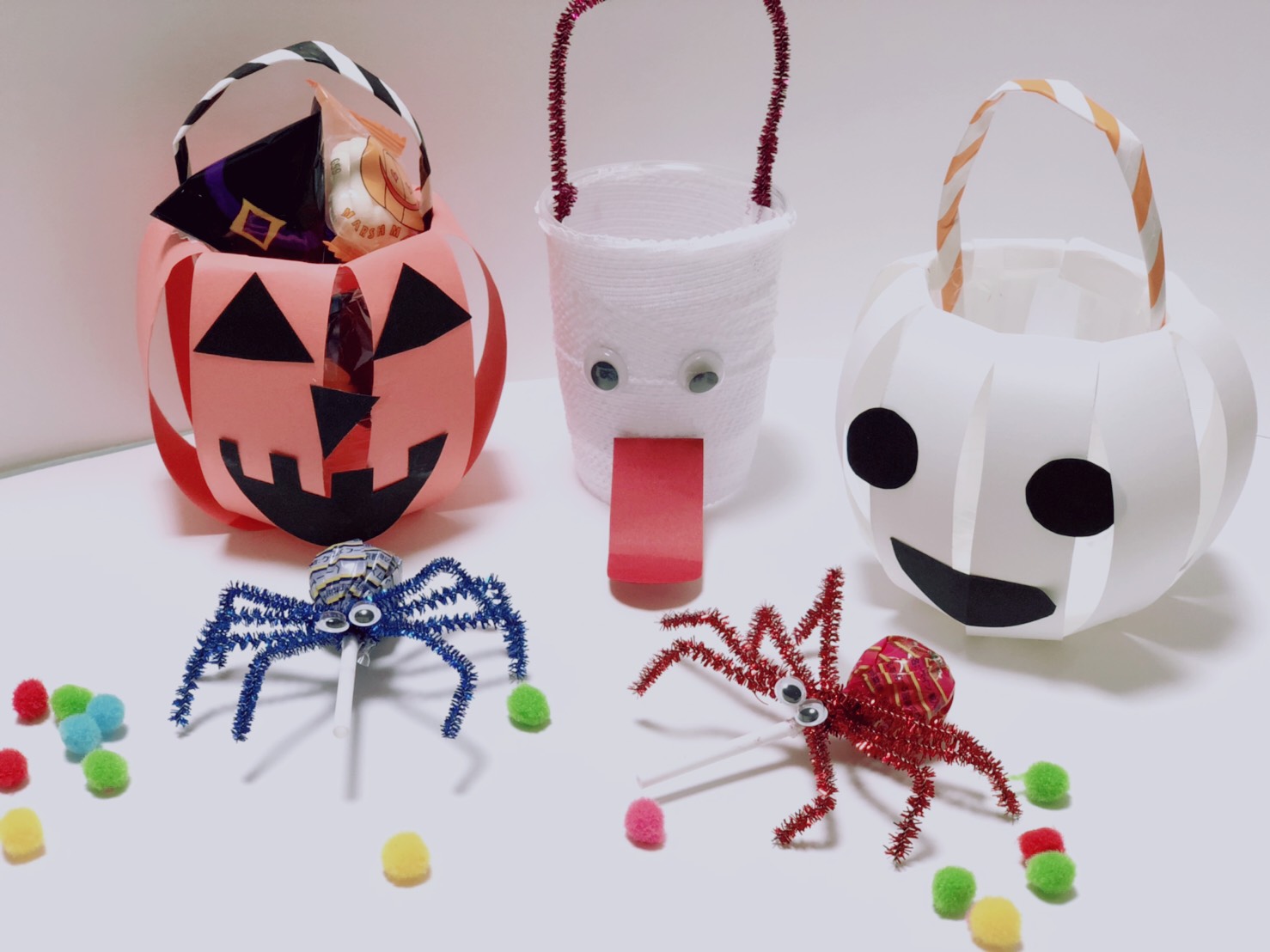 画用紙だけで作れる！ハロウィンの壁面装飾アイディア保育士を応援する情報サイト 保育と暮らしをすこやかに ほいくらし