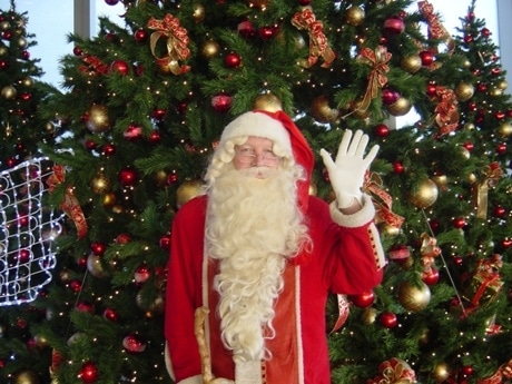 メリークリスマス🎄😍🎅 今年はフィンランドのサンタ村へ行き、本物のサンタさんに会うという夢を叶えました！YouTubeにも今日動画を公開してるよ。 フィンランドのラップランドはサンタさんの故郷として知られていて一年中サンタさんに会うことができます。 サンタ村は