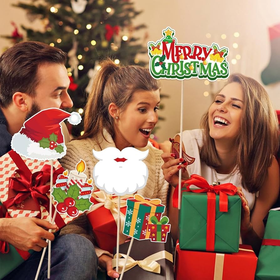 クリスマスプレゼントでポーズをとる2人のセクシーなサンタの女の子の写真素材・画像素材 Image 91605131