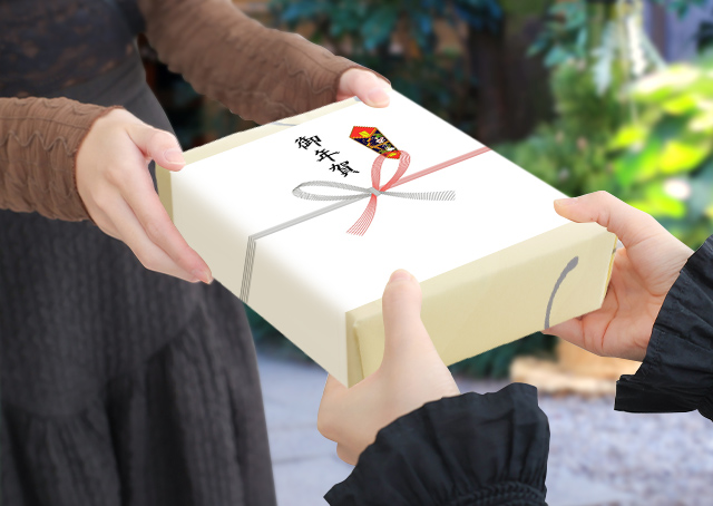年末年始の挨拶回りで喜ばれる粗品って？知っておきたいマナーや注意点とは？水野染工場