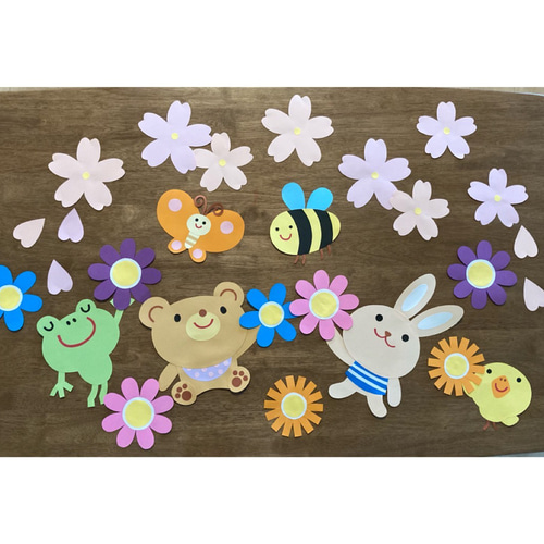 Amazon.co.jp: 春のさくら 飾り付け 入園式 入学式 卒園式 卒業式 保育園、幼稚園の壁面飾りに : ホーム＆キッチン