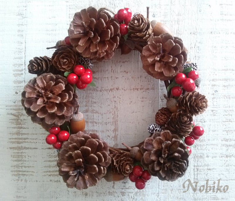 松ぼっくりリースの簡単な作り方を写真付きで紹介！おしゃれなクリスマスをママリ